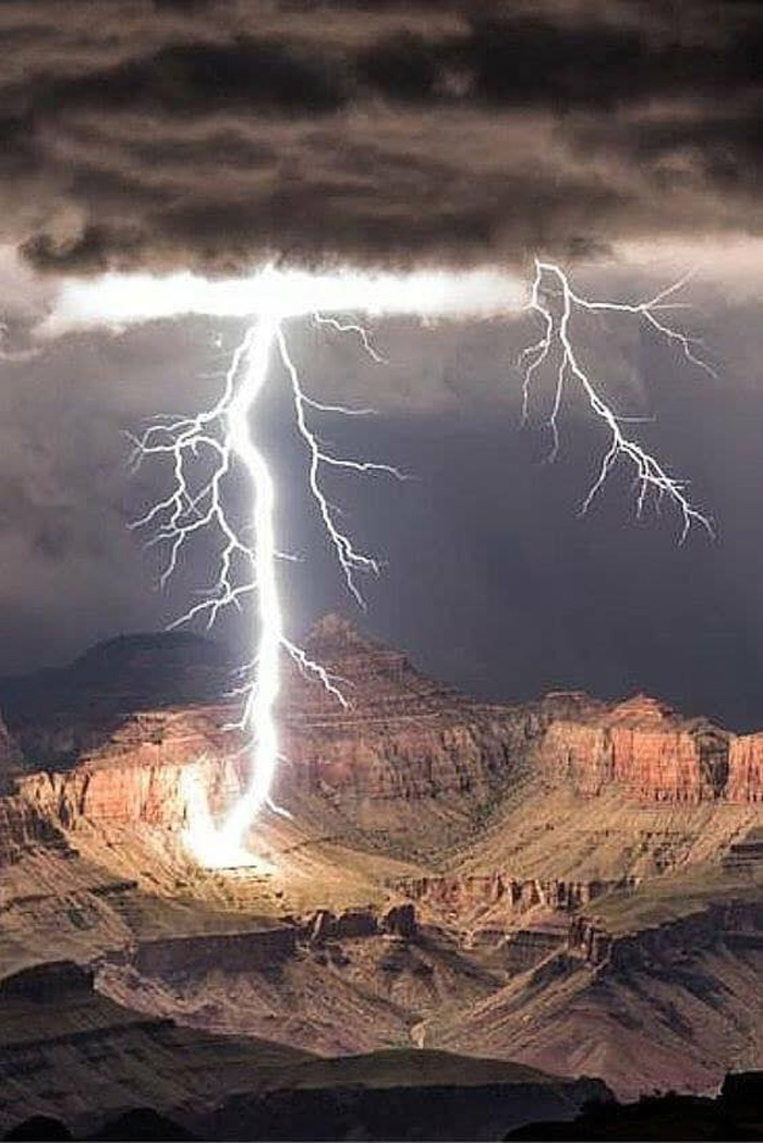 LightningOverGrandCanyon