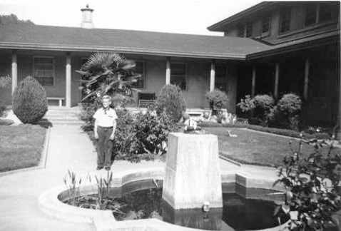 AlbertiniumResidentCourtyard