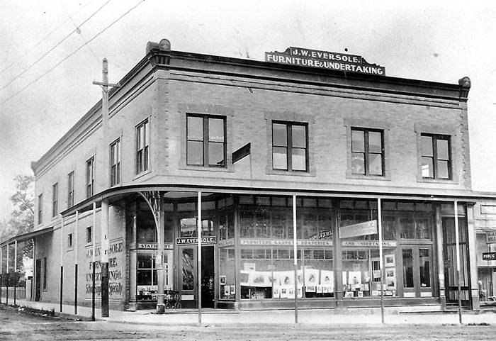 EversoleFurnitureUkiah1906