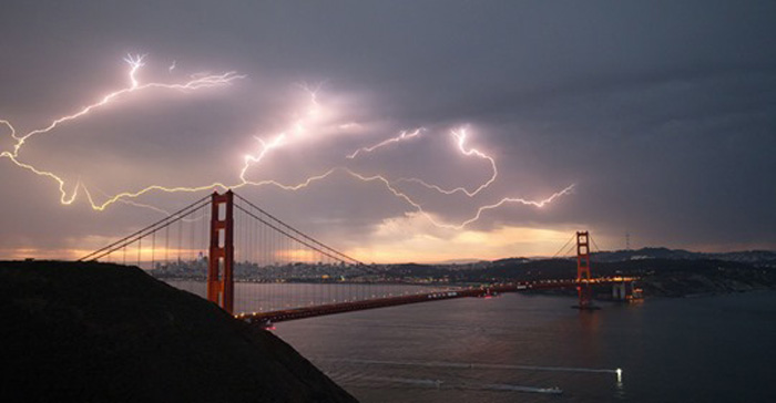 GoldenGateLightning