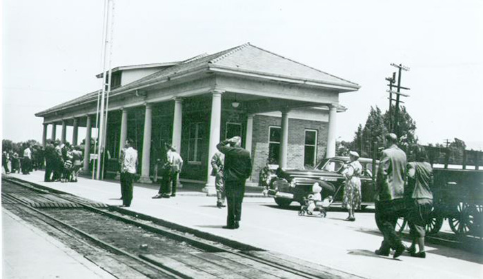 RailroadDepotEastPerkinsUkiah1940s